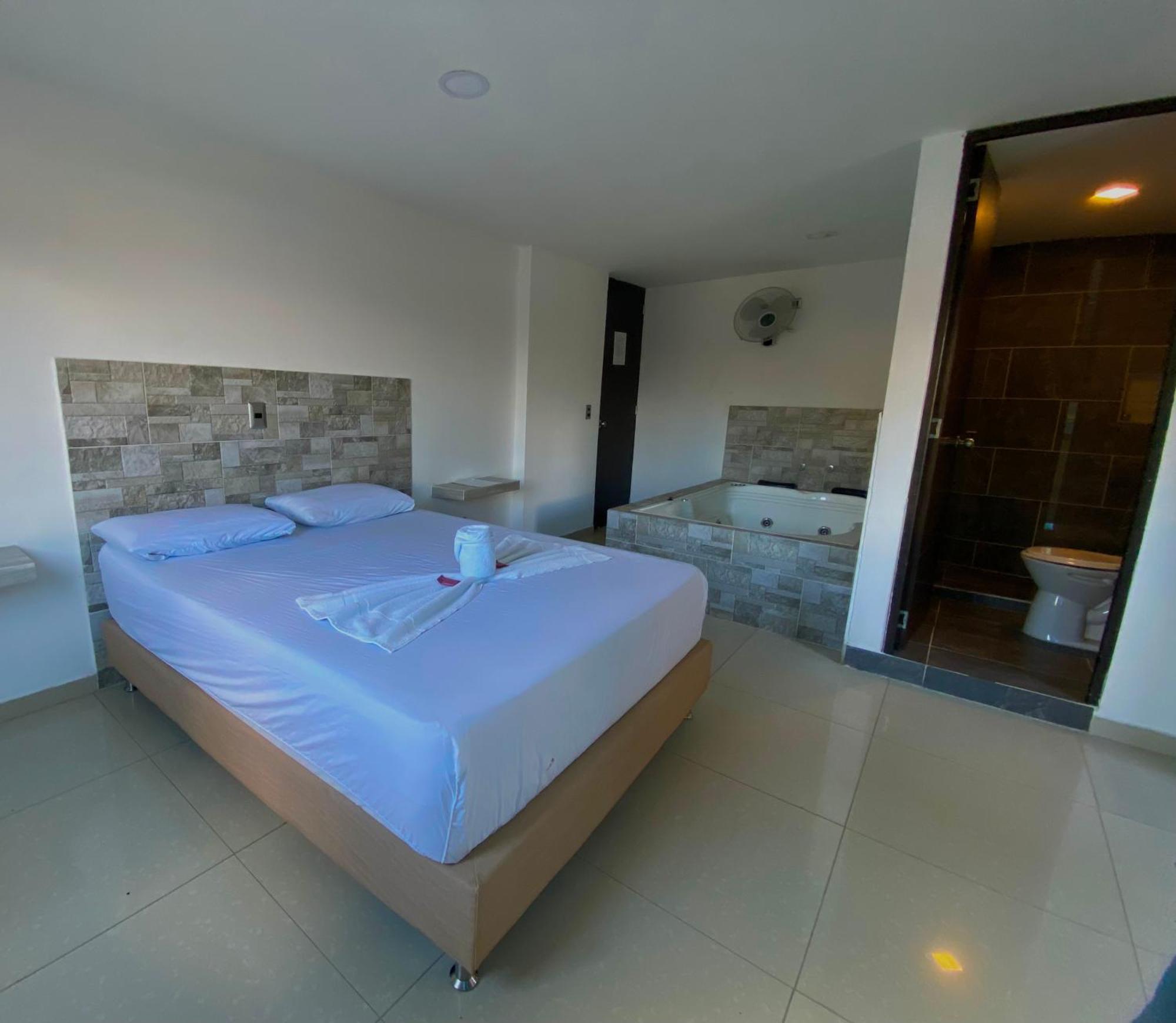 Hotel Buenos Aires Central เมเดยิน ภายนอก รูปภาพ